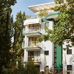 Bernstein Kastania **** Berlin